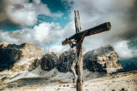 A wooden crucifix in the desert